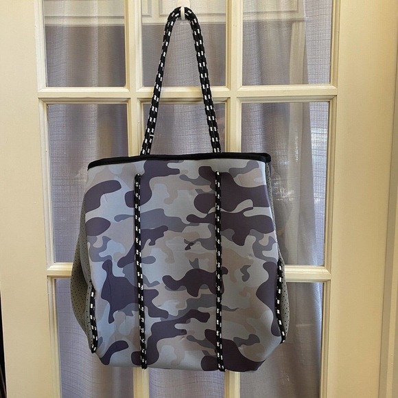 Neoprene Gray Camo Tote Bag With Zipper Pouch - Picture 2 of 7